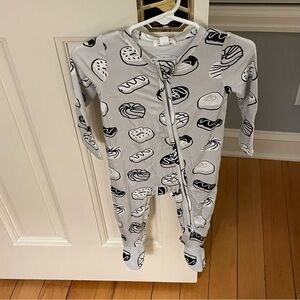 NWT Angel Dear Bamboo Gray Donut Print Footie Pajama 6-9M